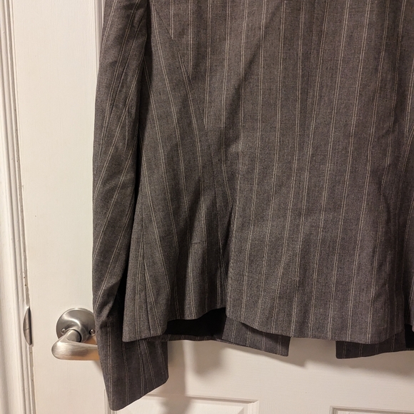 Anne Klein Gray Pinstripe One Button Wool Blend Stretchy Blazer (6P) - Picture 4 of 8